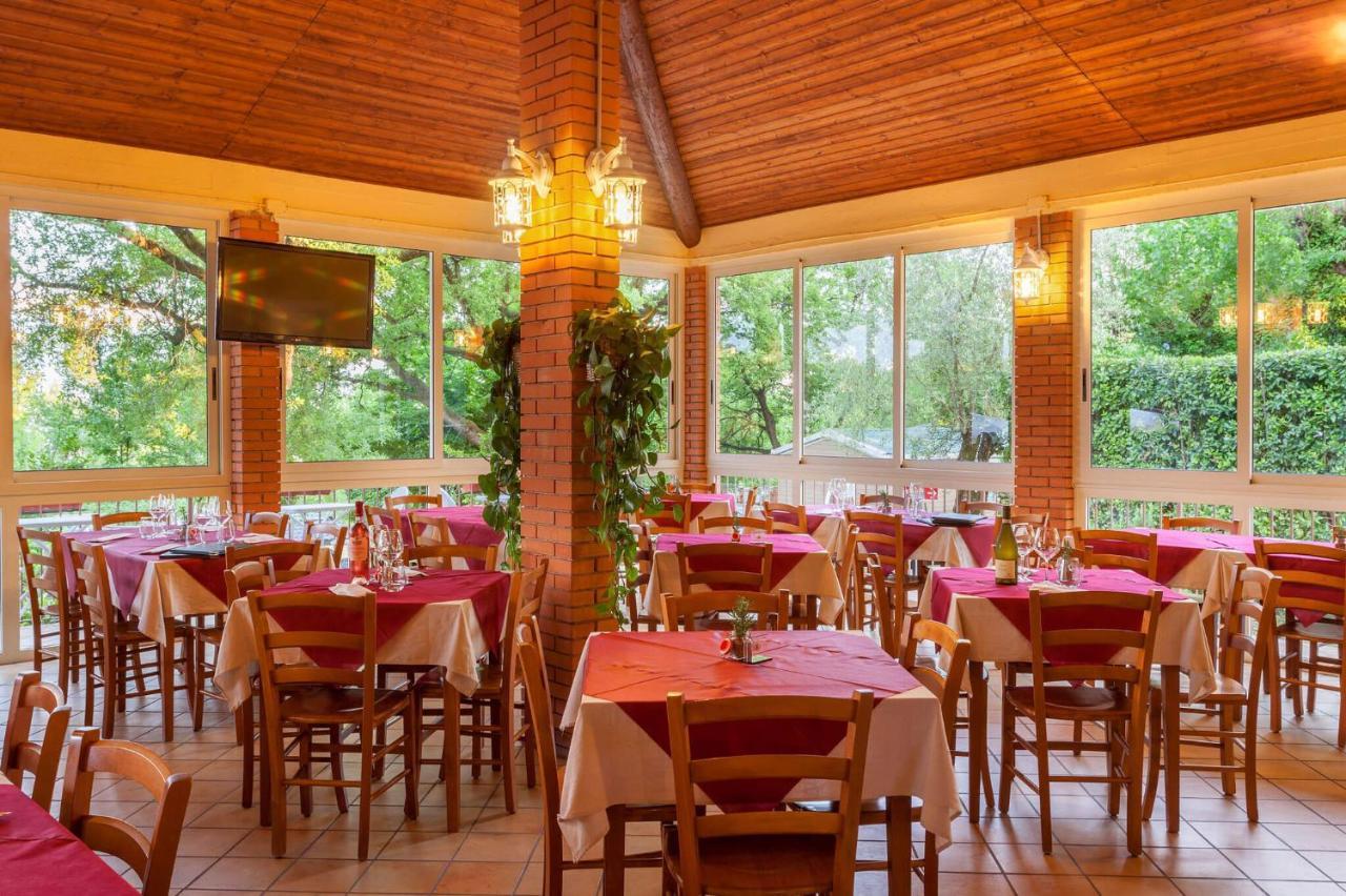 Camping Piantelle Moniga del Garda Exterior photo